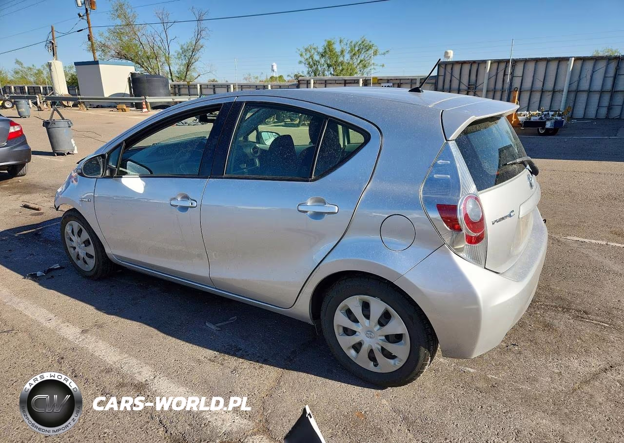 2014 Toyota Prius C Two VIN:JTDKDTB39E1062729 - 2