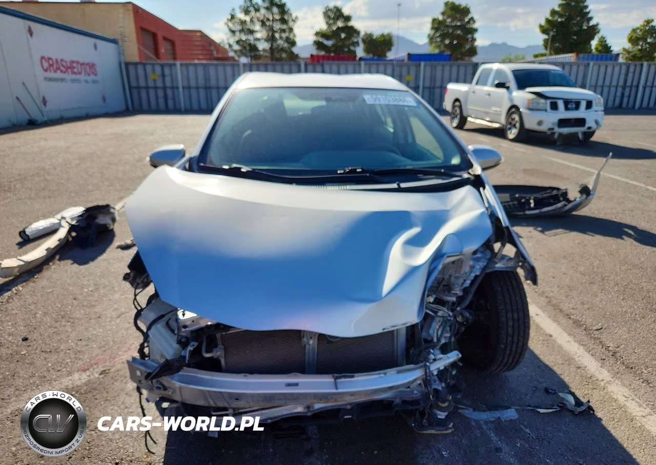 2014 Toyota Prius C Two VIN:JTDKDTB39E1062729 - 5