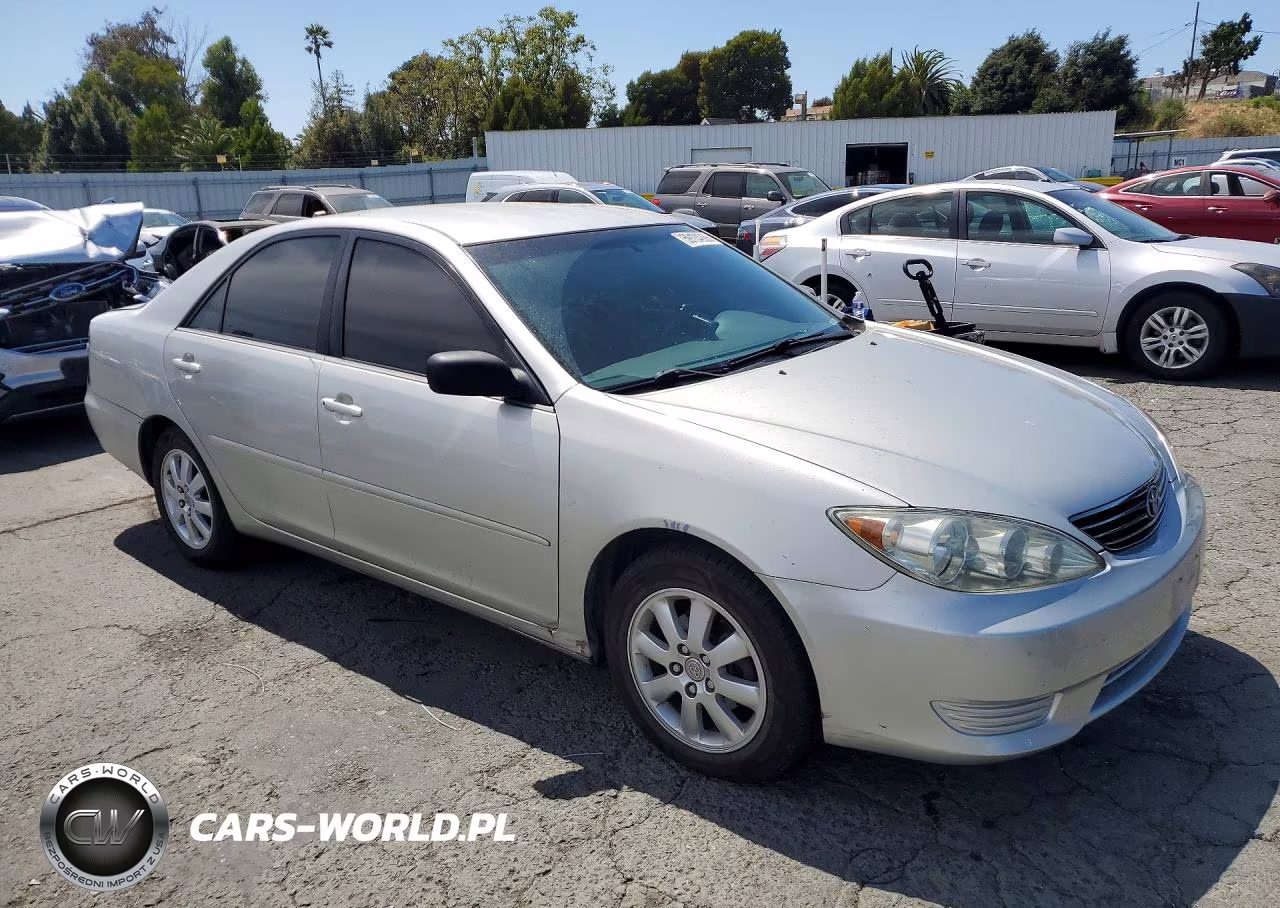 2005 Toyota Camry VIN:4T1BE32K35U037131 - 4