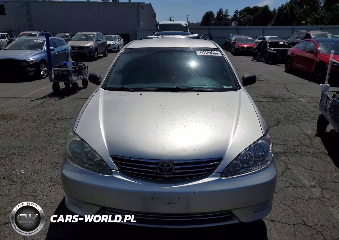 2005 Toyota Camry VIN:4T1BE32K35U037131 - 5