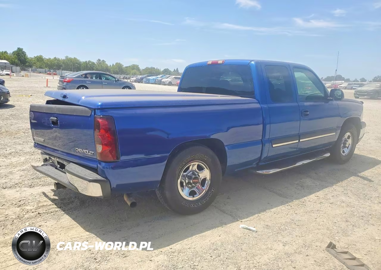 2004 Chevrolet Silverado C1500 VIN:2GCEC19T841288179 - 3