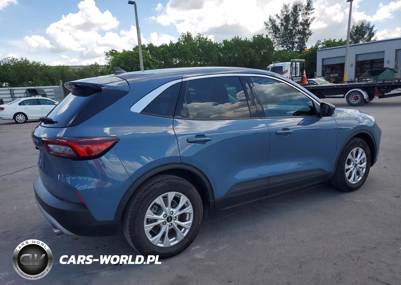 2023 Ford Escape Active VIN:1FMCU0GN1PUB40172 - 3