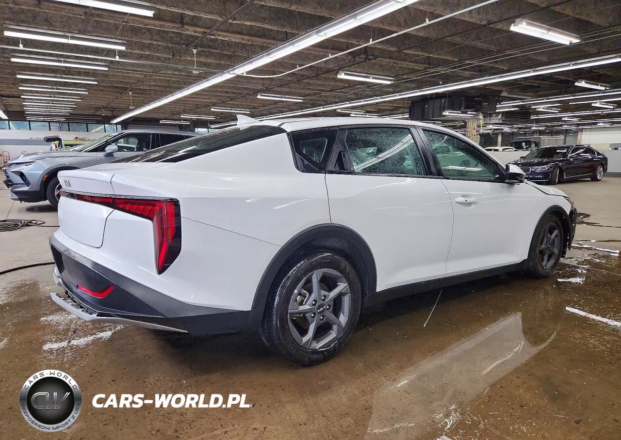 2025 Kia K4 Lxs VIN:3KPFT4DE9SE158569 - 3