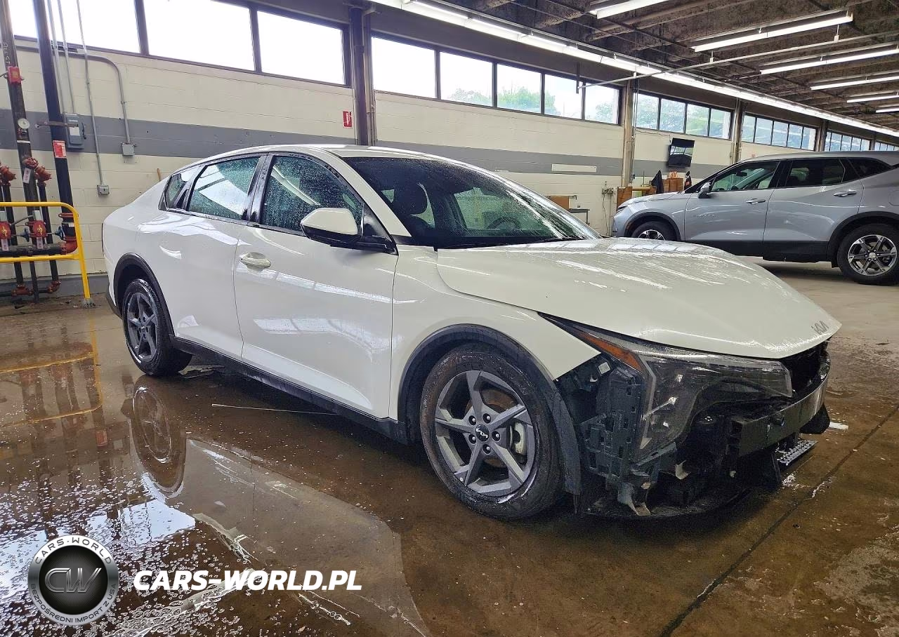 2025 Kia K4 Lxs VIN:3KPFT4DE9SE158569 - 4