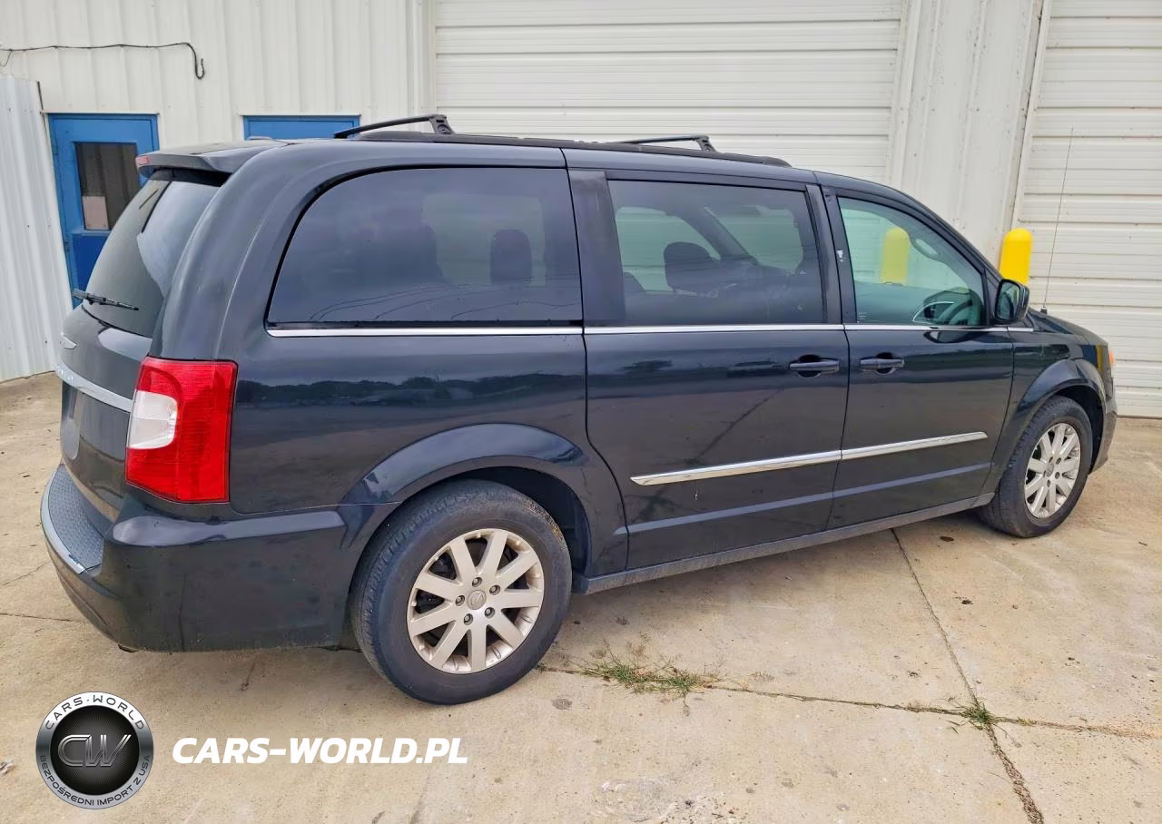 2015 Chrysler Town & Country Touring VIN:2C4RC1BG9FR694670 - 3