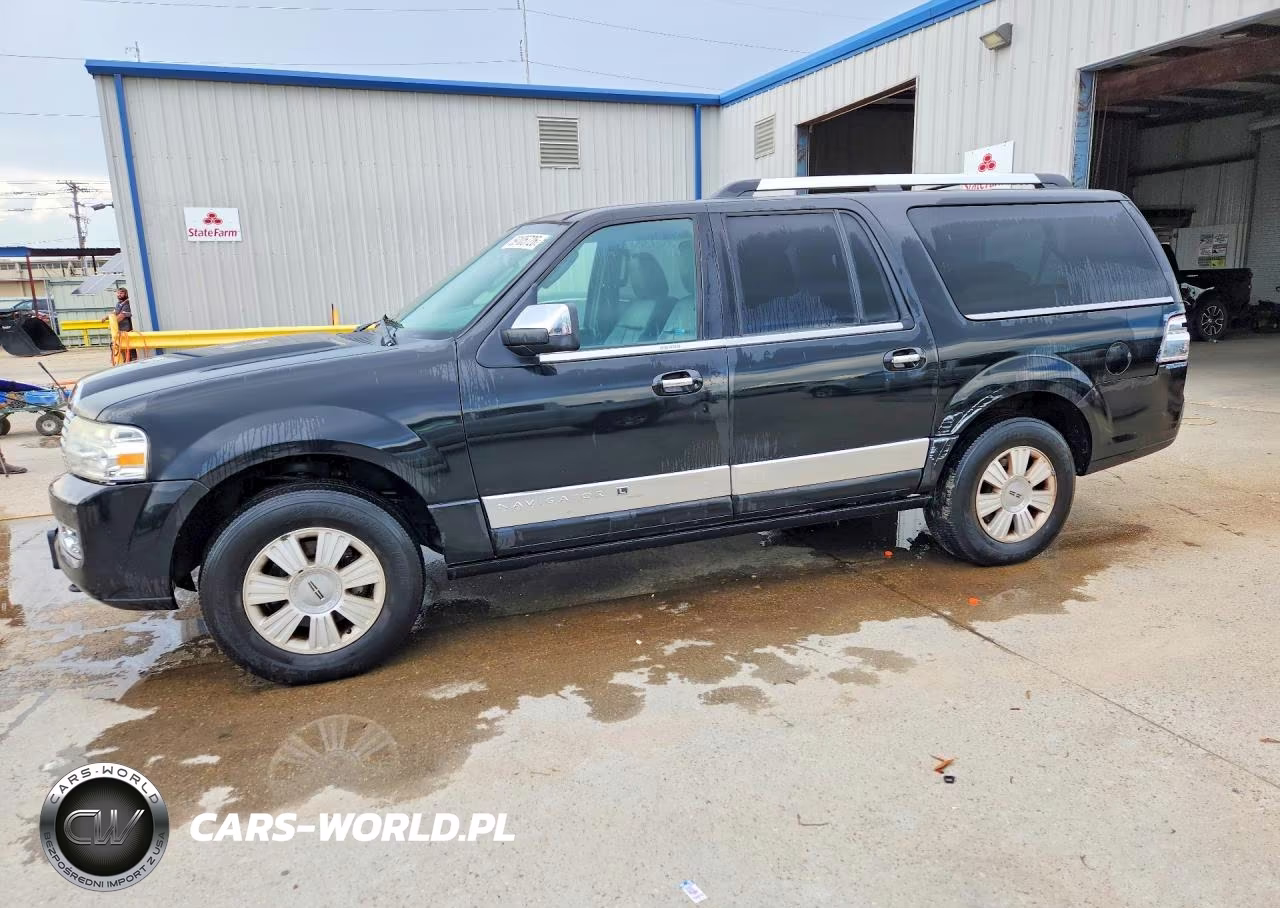 2013 Lincoln Navigator L
