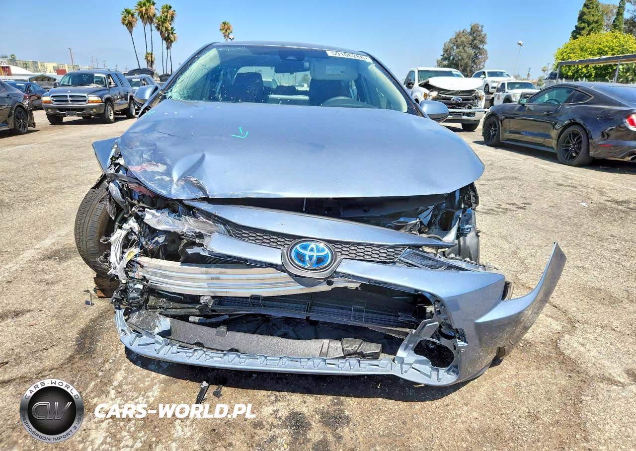 2022 Toyota Corolla Le VIN:JTDEAMDE6N3013843 - 5