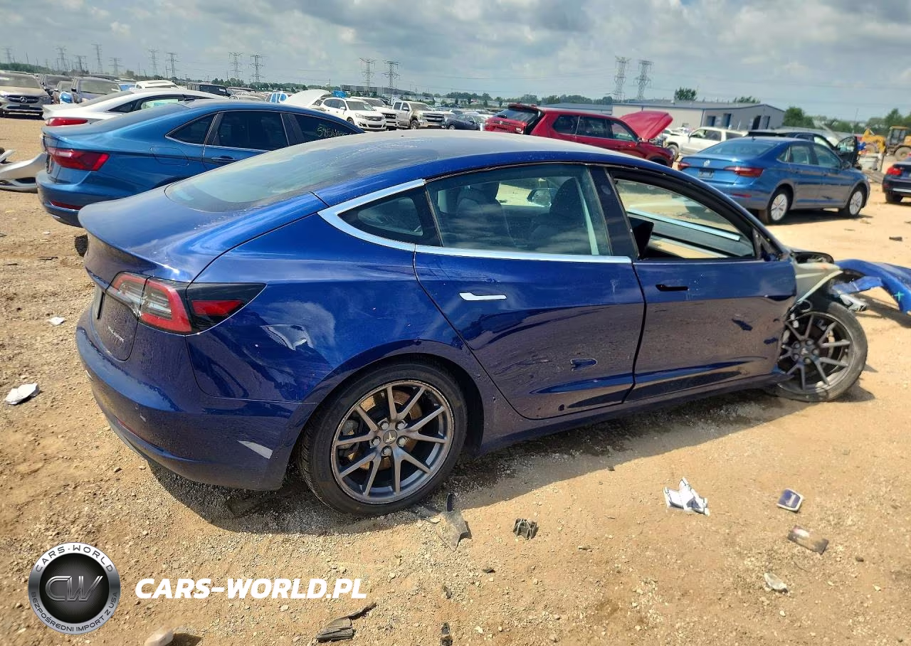 2019 Tesla Model 3 VIN:5YJ3E1EB8KF418275 - 3