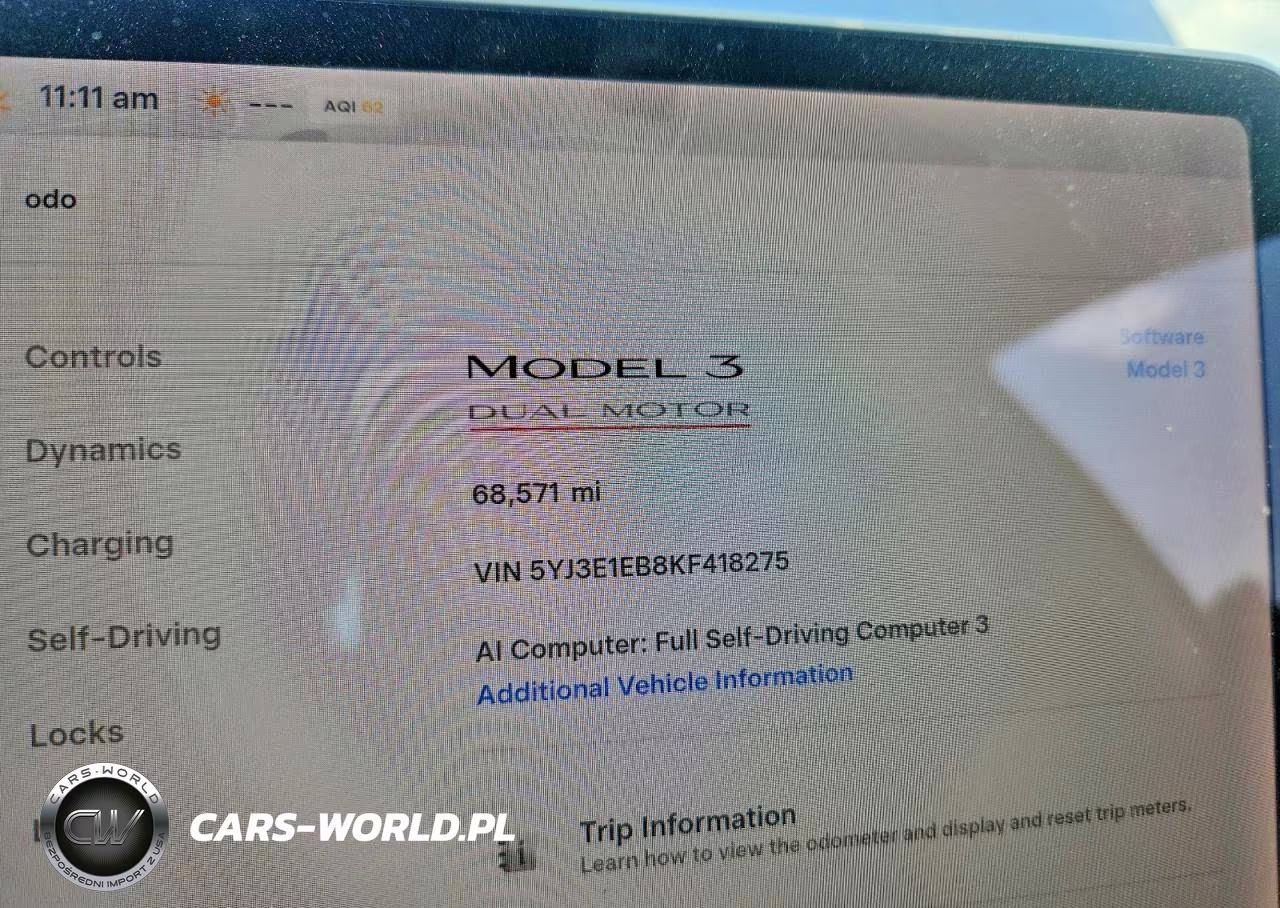2019 Tesla Model 3 VIN:5YJ3E1EB8KF418275 - 9