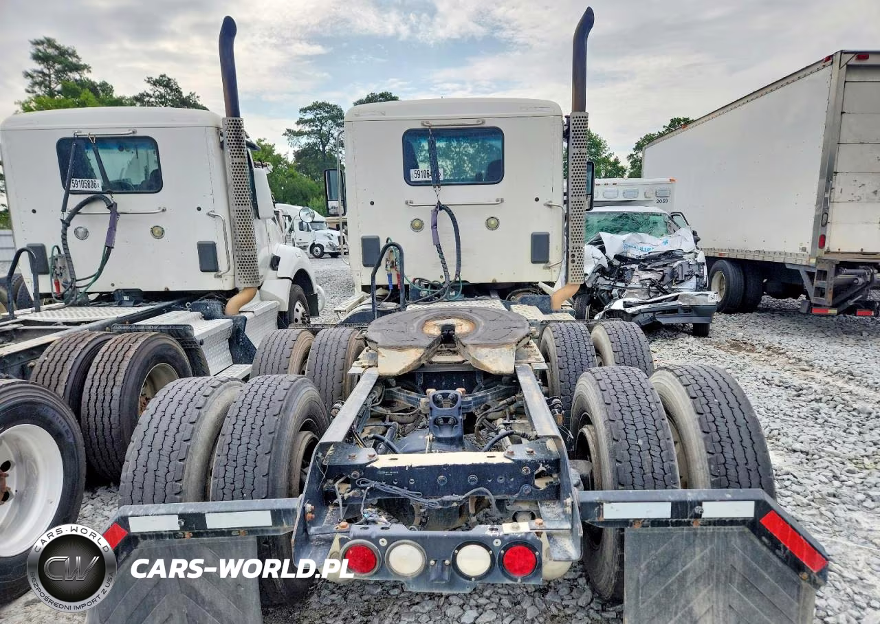 2017 Kenworth T880 Semi Truck VIN:1XKZDP9X8HJ168595 - 6