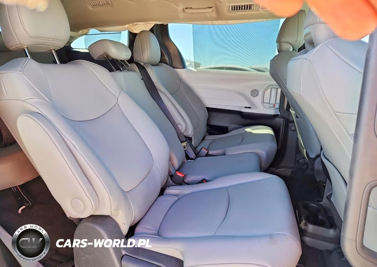 2026 Toyota Sienna Xle 8-Passenger VIN:5TDYRKEC6TS324210 - 11