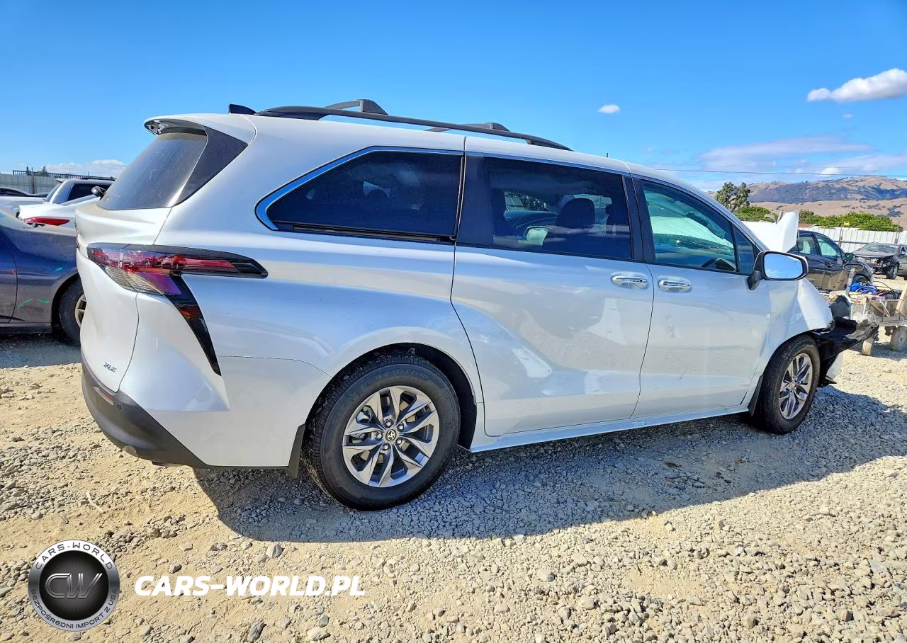 2026 Toyota Sienna Xle 8-Passenger VIN:5TDYRKEC6TS324210 - 3