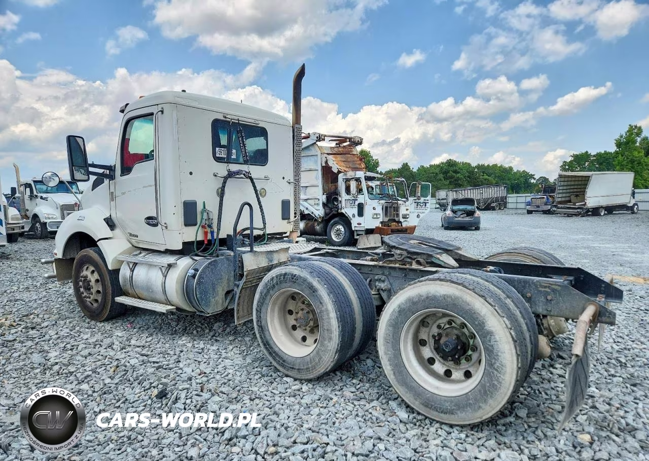 2017 Kenworth Constructi - Semi Truck VIN:1XKZDP9X3HJ168598 - 3