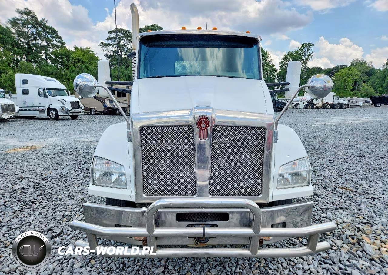 2017 Kenworth Constructi - Semi Truck VIN:1XKZDP9X3HJ168598 - 9