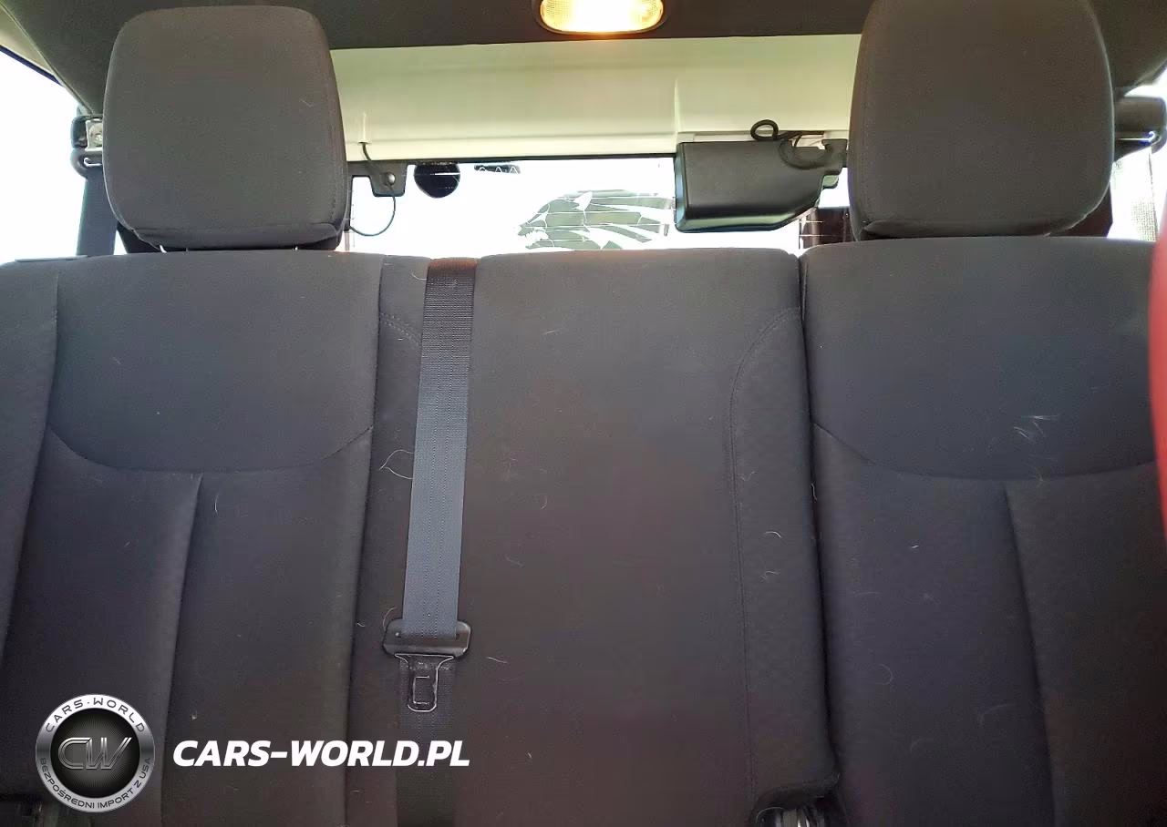 2015 Jeep Wrangler VIN:1C4BJWDG5FL723656 - 10
