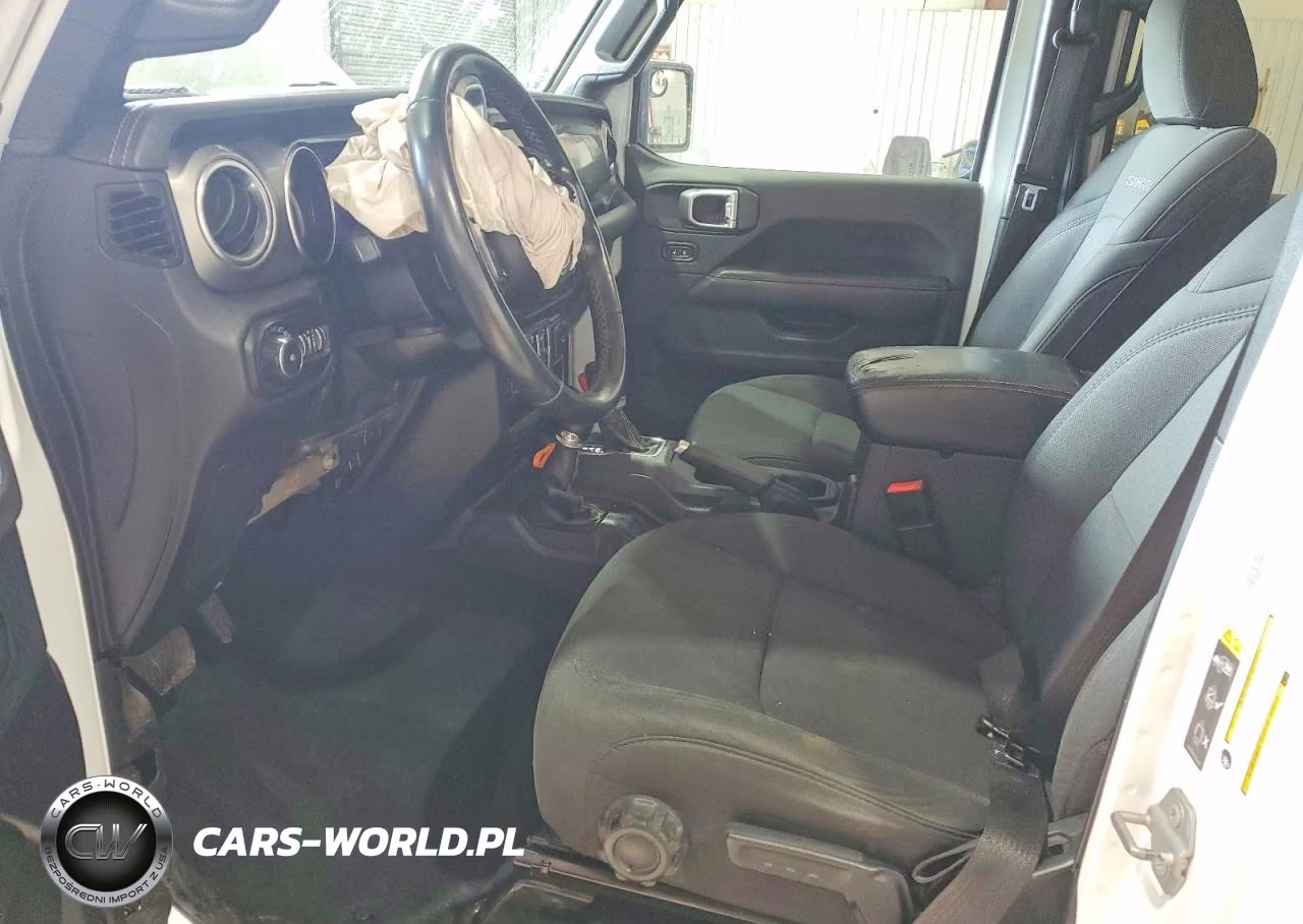 2020 Jeep Wrangler Unlimited Sahara VIN:1C4HJXEN2LW181620 - 7