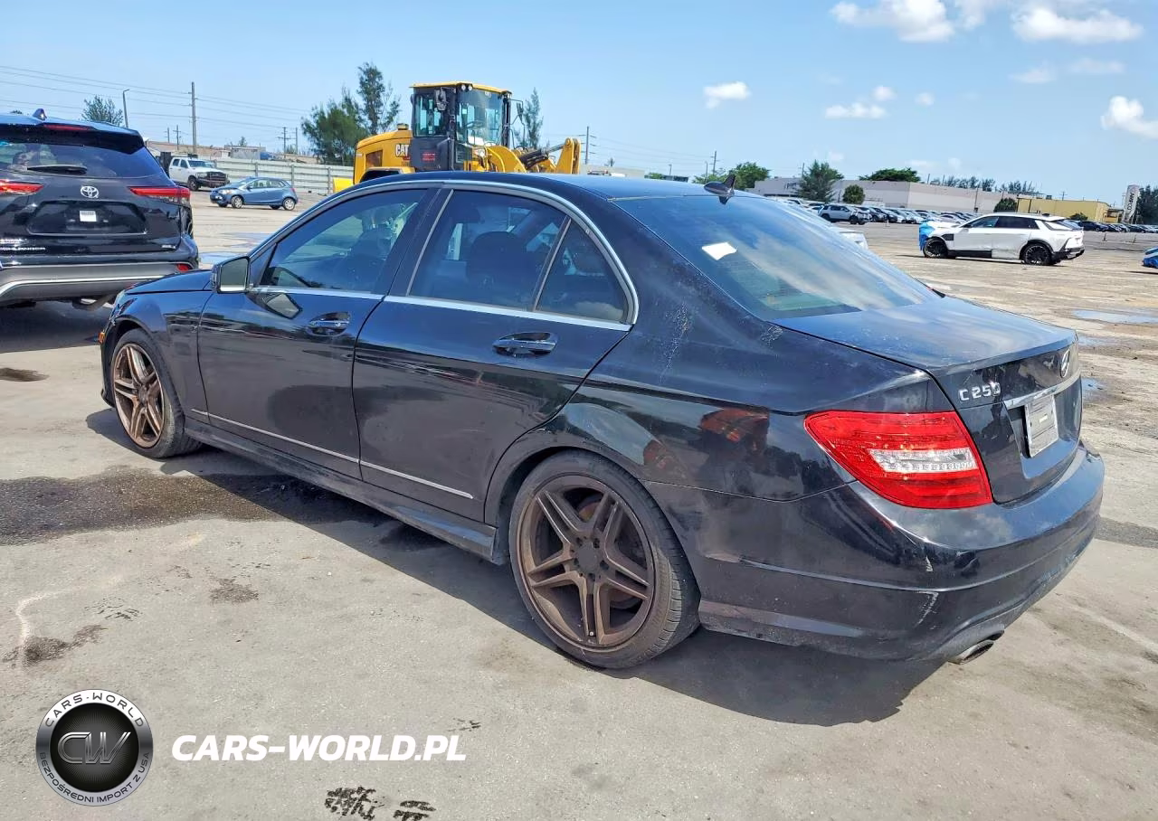 2014 Mercedes-Benz C 250 VIN:WDDGF4HB7EG232206 - 2