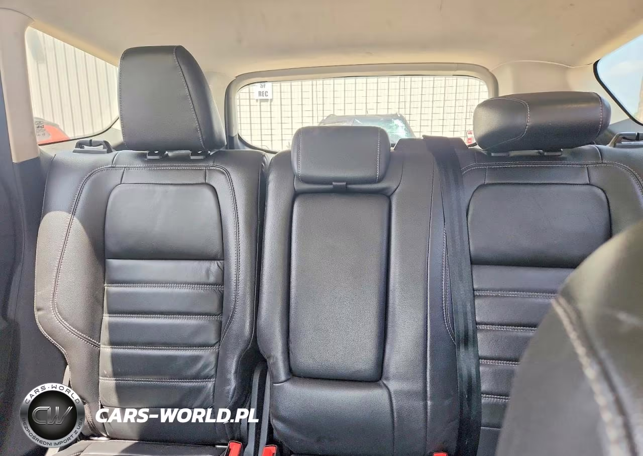 2017 Ford Escape Titanium VIN:1FMCU9J95HUA42554 - 10