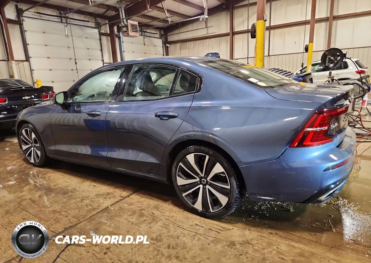 2022 Volvo S60 B5 Momentum VIN:7JRL12TZ1NG154376 - 2