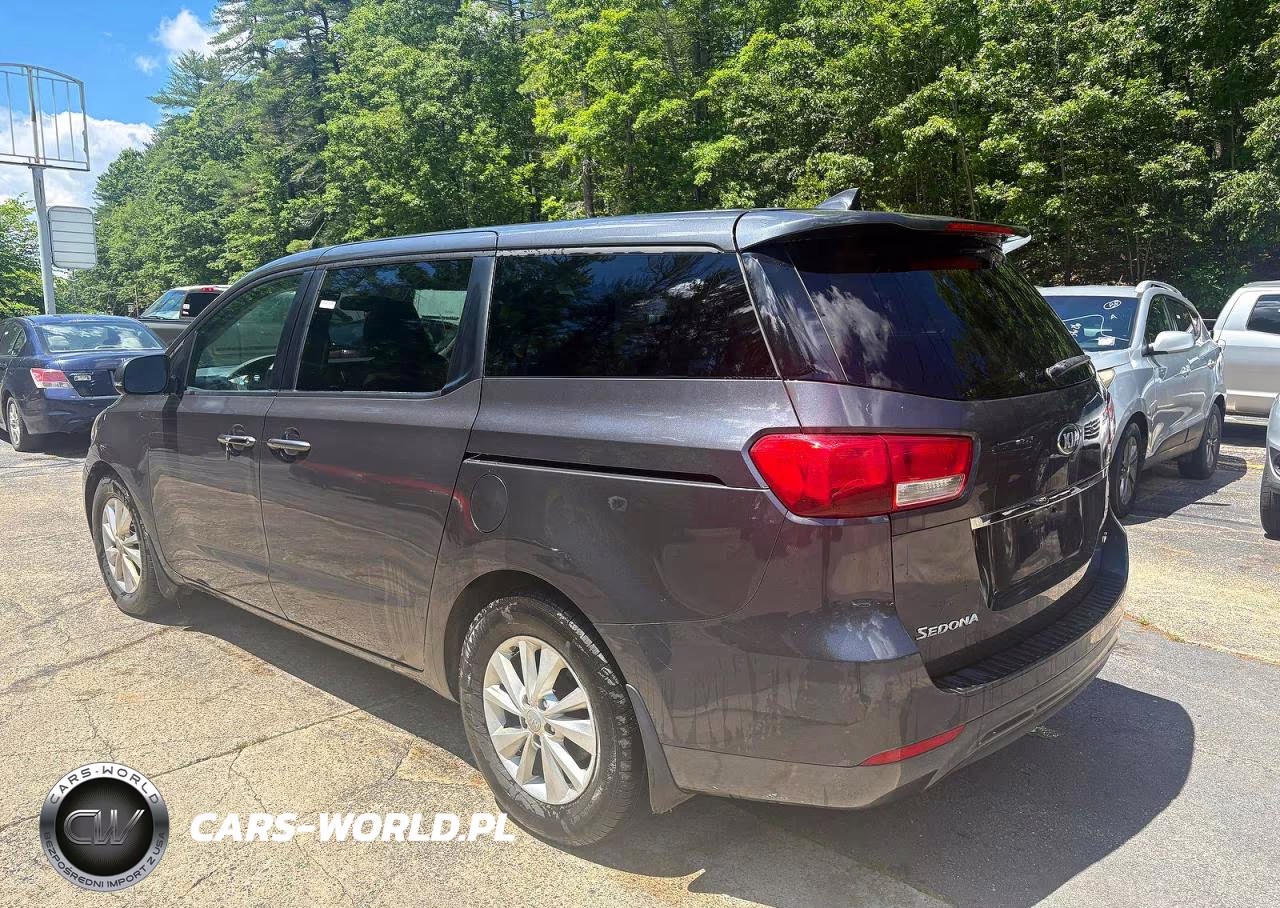 2018 Kia Sedona Lx VIN:KNDMB5C17J6356389 - 3
