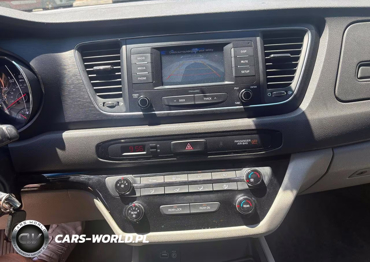 2018 Kia Sedona Lx VIN:KNDMB5C17J6356389 - 9