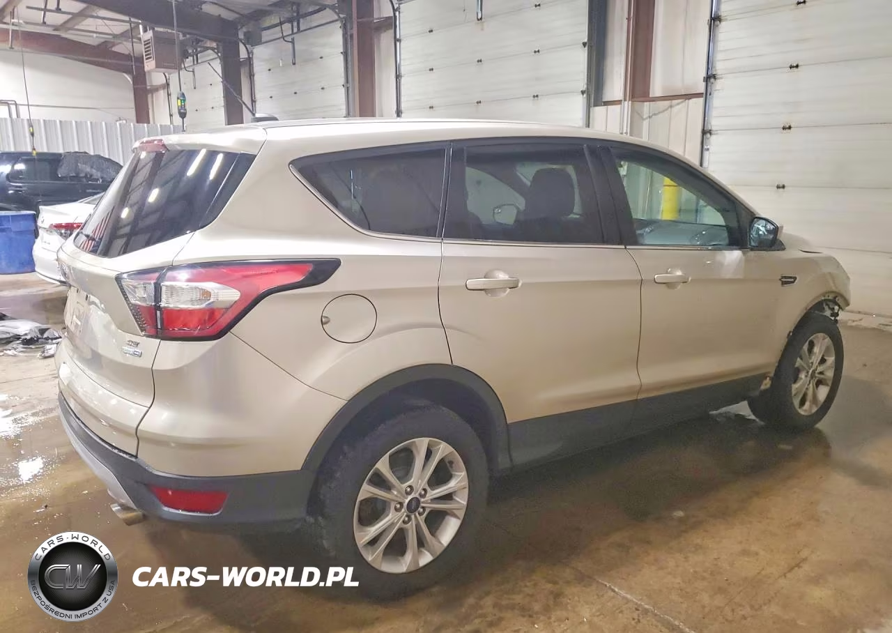 2017 Ford Escape Se VIN:1FMCU9GD0HUE84038 - 3
