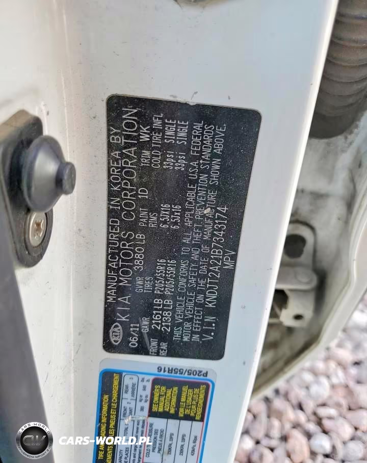 2011 Kia Soul + VIN:KNDJT2A21B7343174 - 12