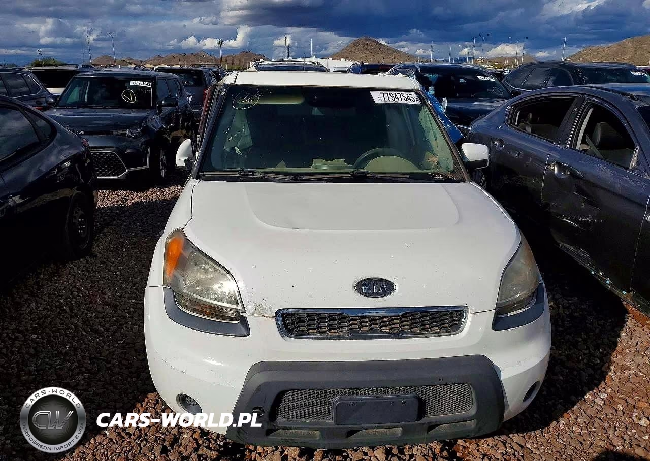 2011 Kia Soul + VIN:KNDJT2A21B7343174 - 5