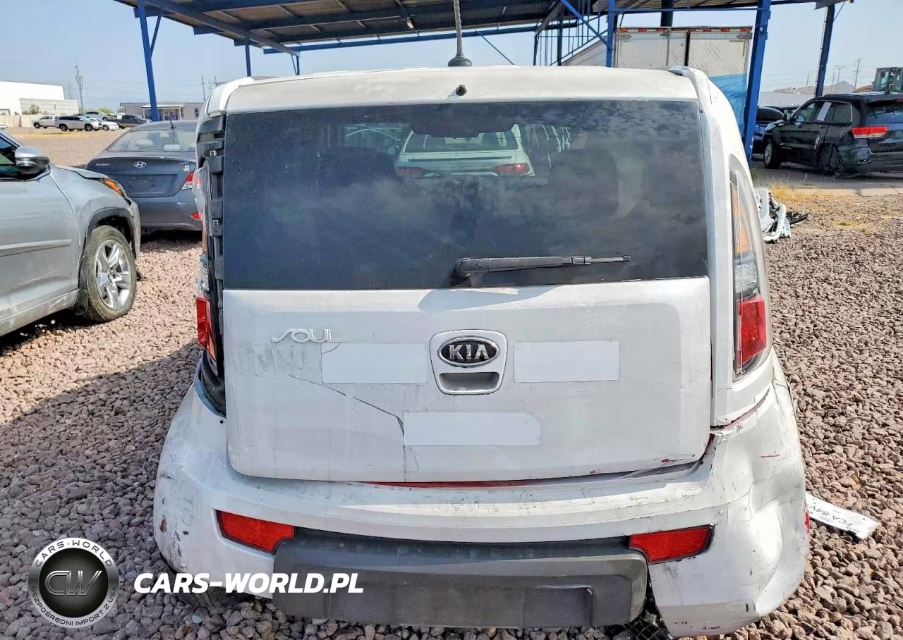 2011 Kia Soul + VIN:KNDJT2A21B7343174 - 6