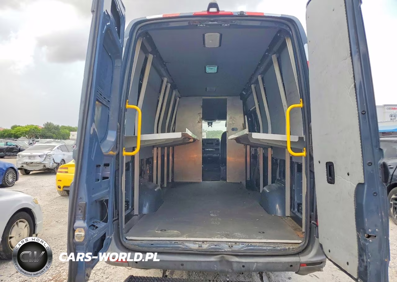 2019 Mercedes-Benz Sprinter 2500-3500 VIN:WD4PF1CD6KP137042 - 10