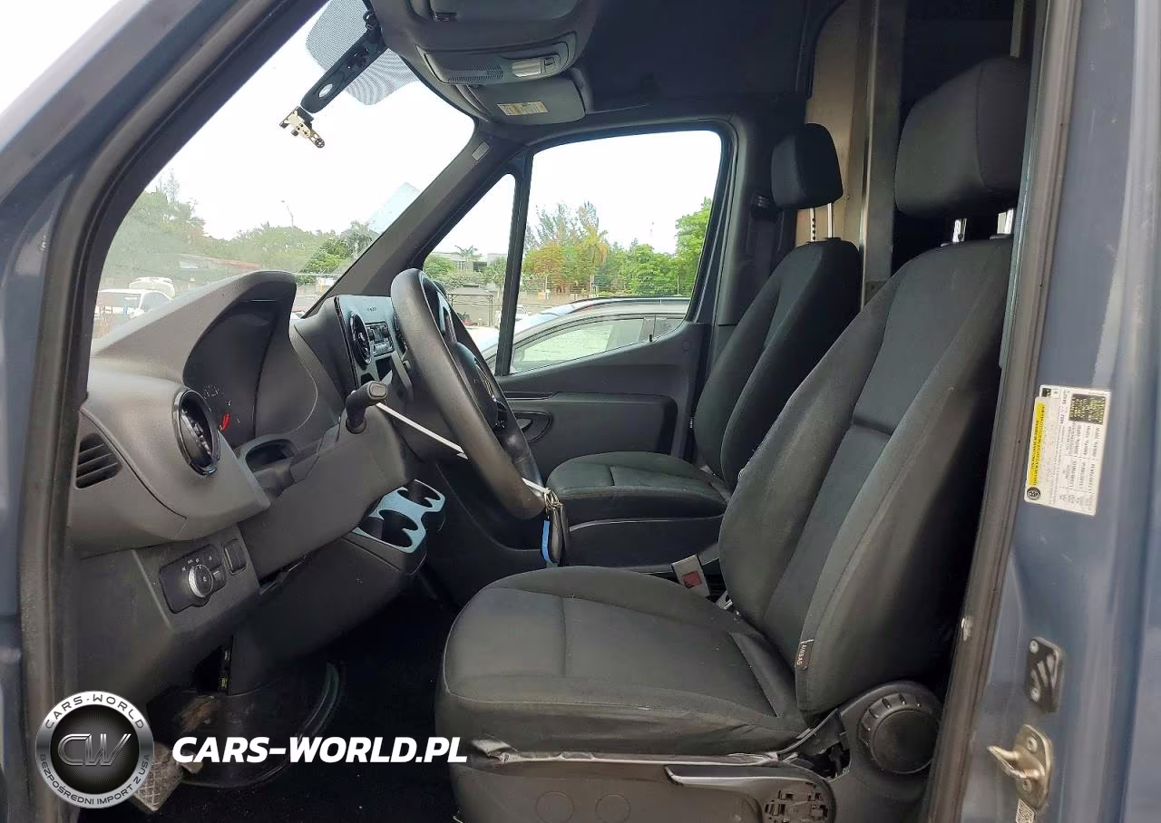 2019 Mercedes-Benz Sprinter 2500-3500 VIN:WD4PF1CD6KP137042 - 7