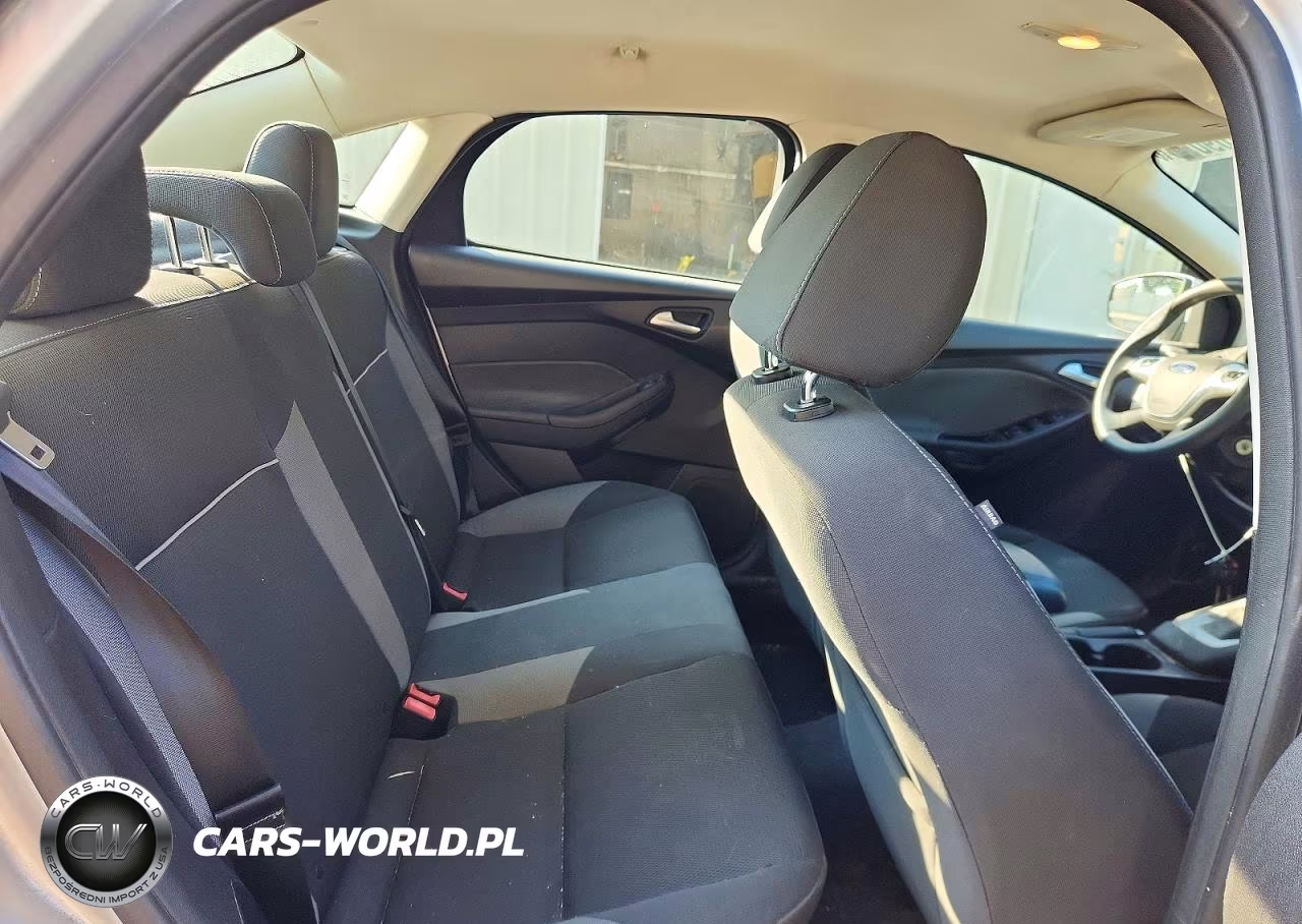 2014 Ford Focus Se VIN:1FADP3F28EL401752 - 10