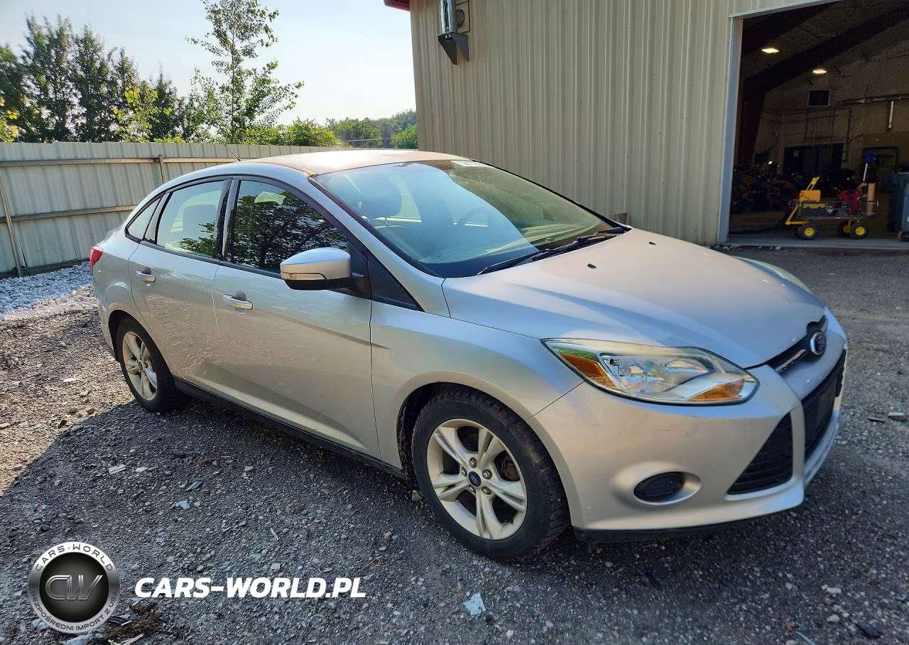 2014 Ford Focus Se VIN:1FADP3F28EL401752 - 4