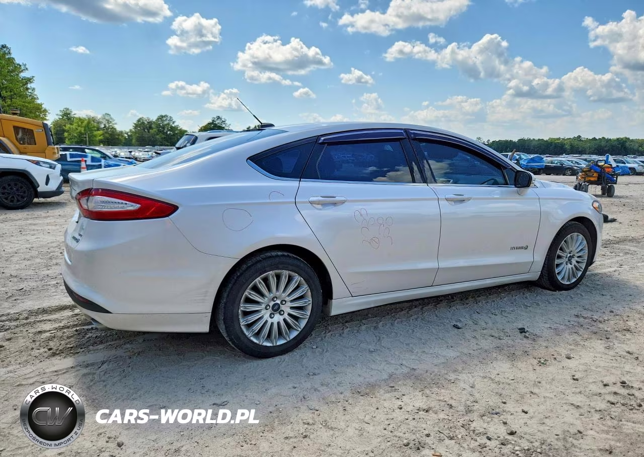 2015 Ford Fusion Se Hybrid VIN:3FA6P0LU5FR106009 - 3