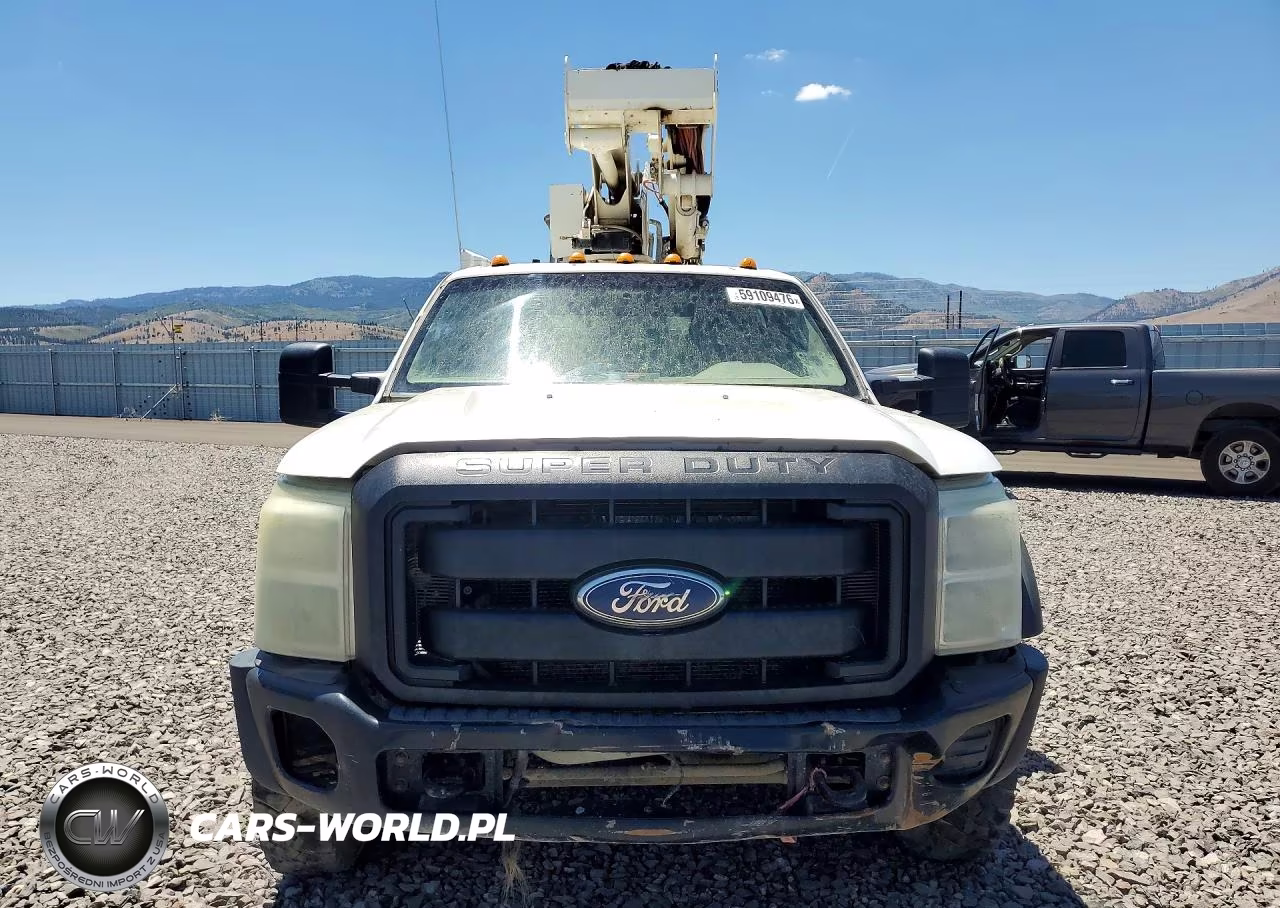 2012 Ford F550 Super Duty Bucket Truck VIN:0LDL0T90376205 - 5
