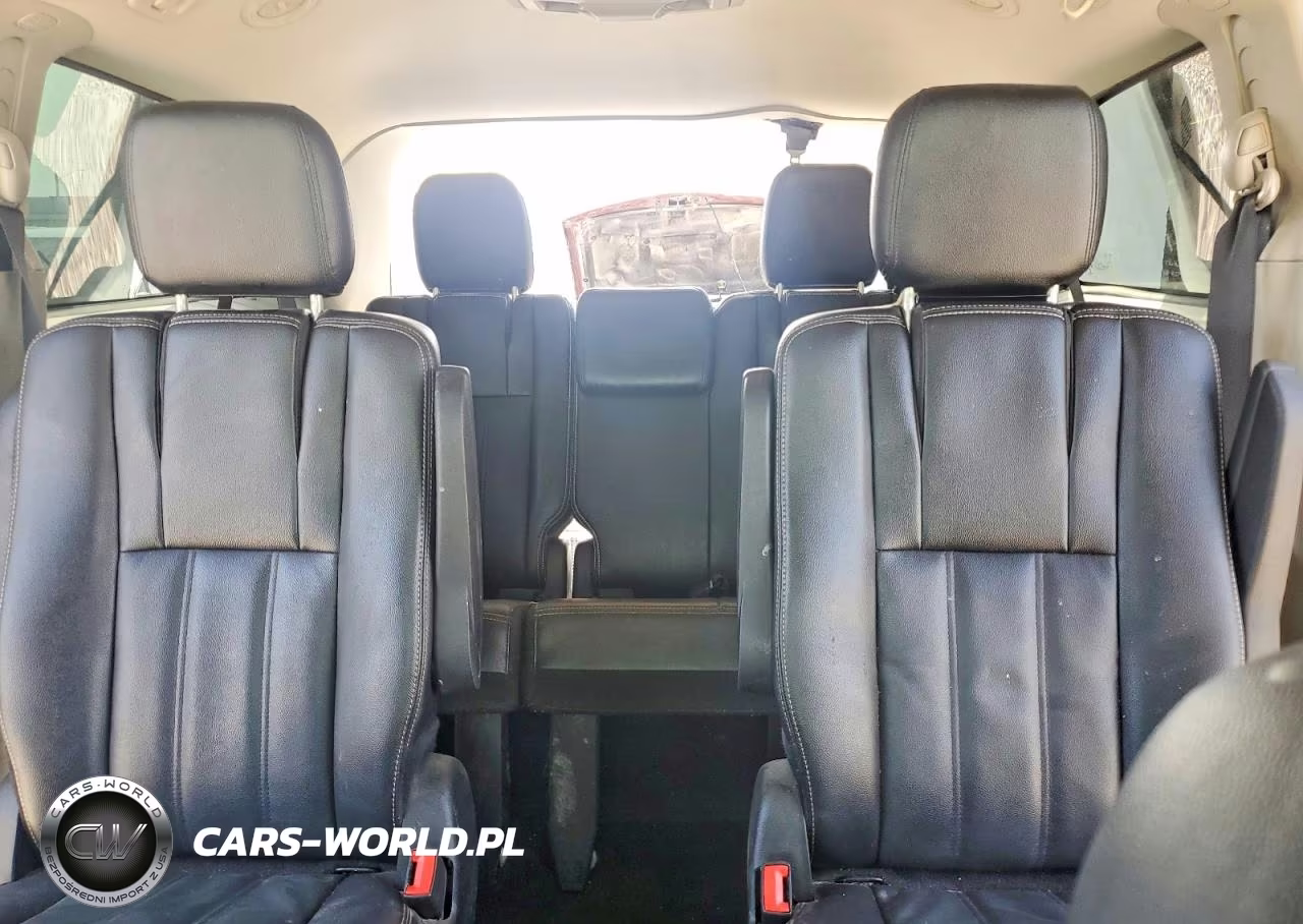 CHRYSLER TOWN & COU VIN:2C4RC1BG9FR577378 - 10