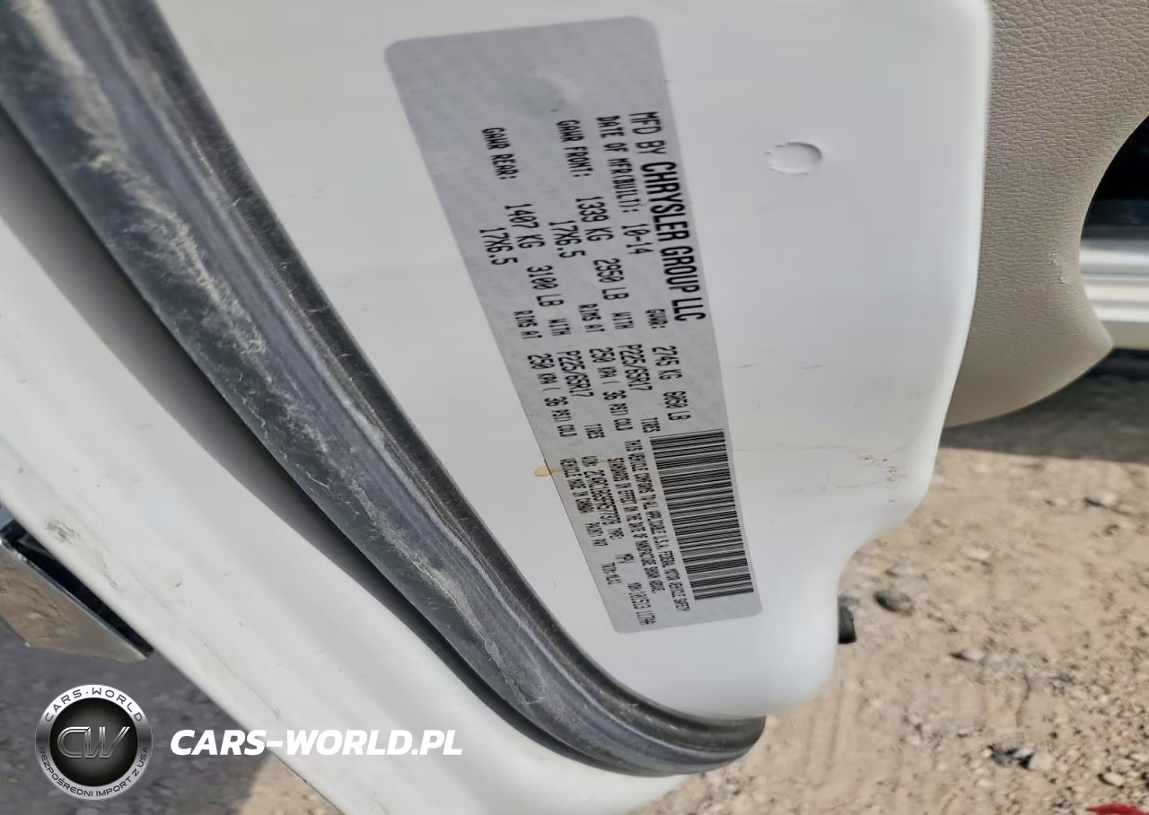 CHRYSLER TOWN & COU VIN:2C4RC1BG9FR577378 - 13