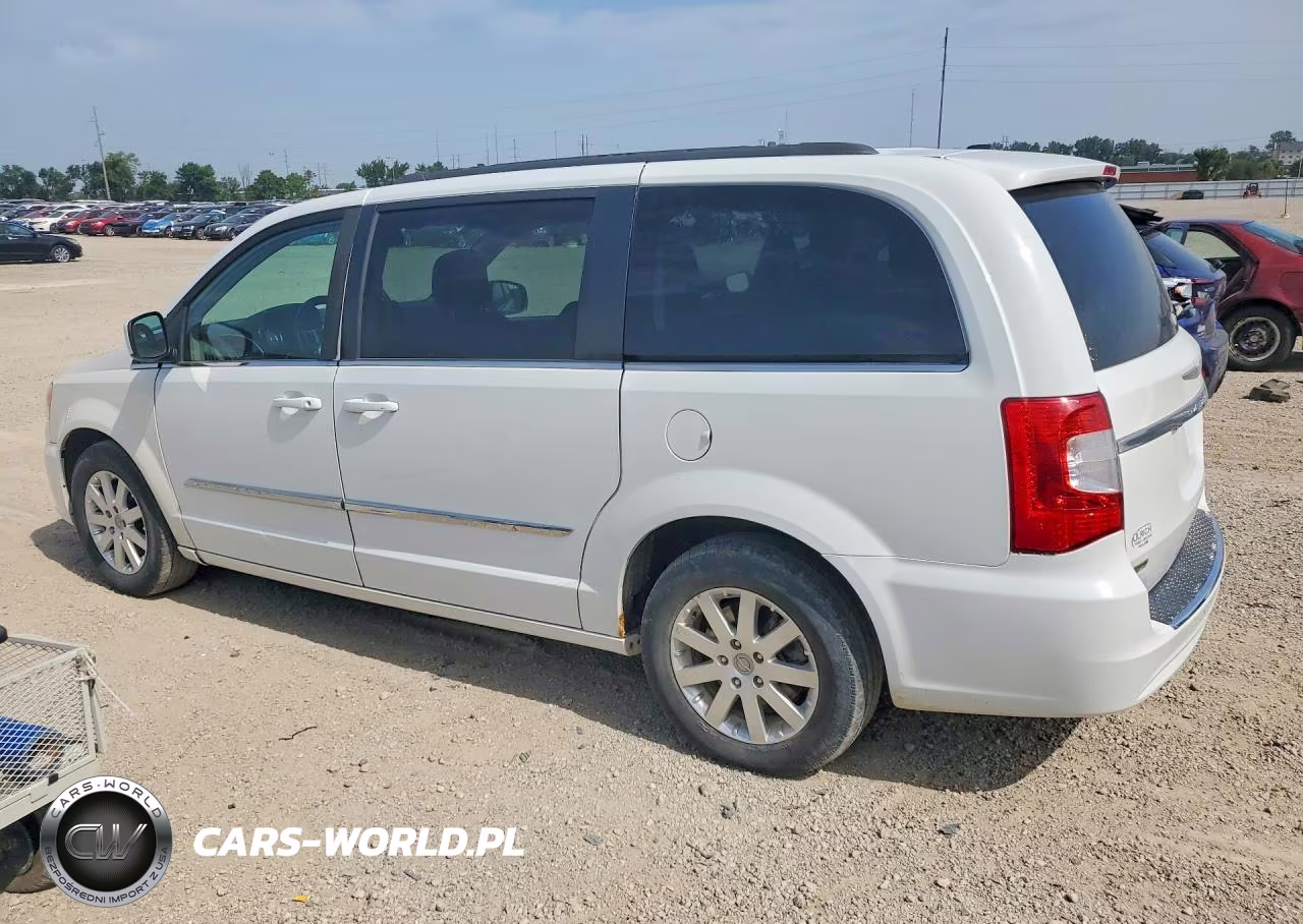 CHRYSLER TOWN & COU VIN:2C4RC1BG9FR577378 - 2