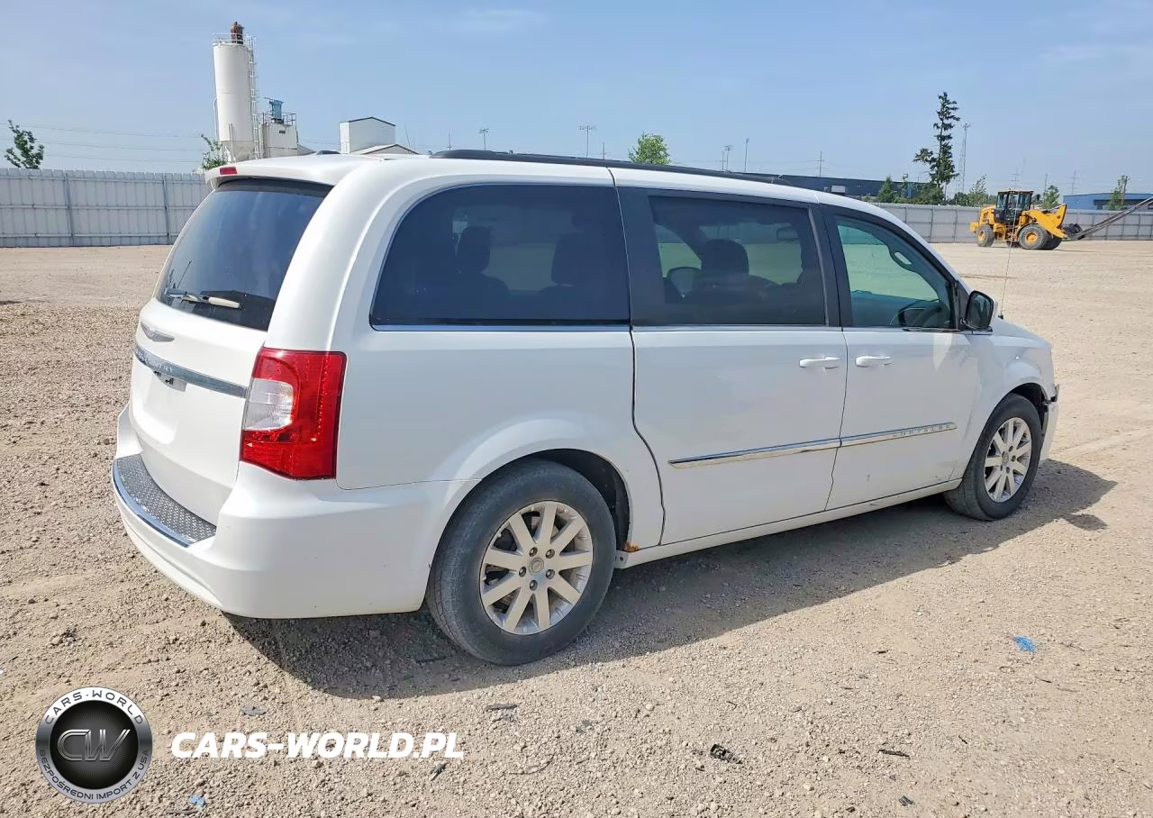 CHRYSLER TOWN & COU VIN:2C4RC1BG9FR577378 - 3