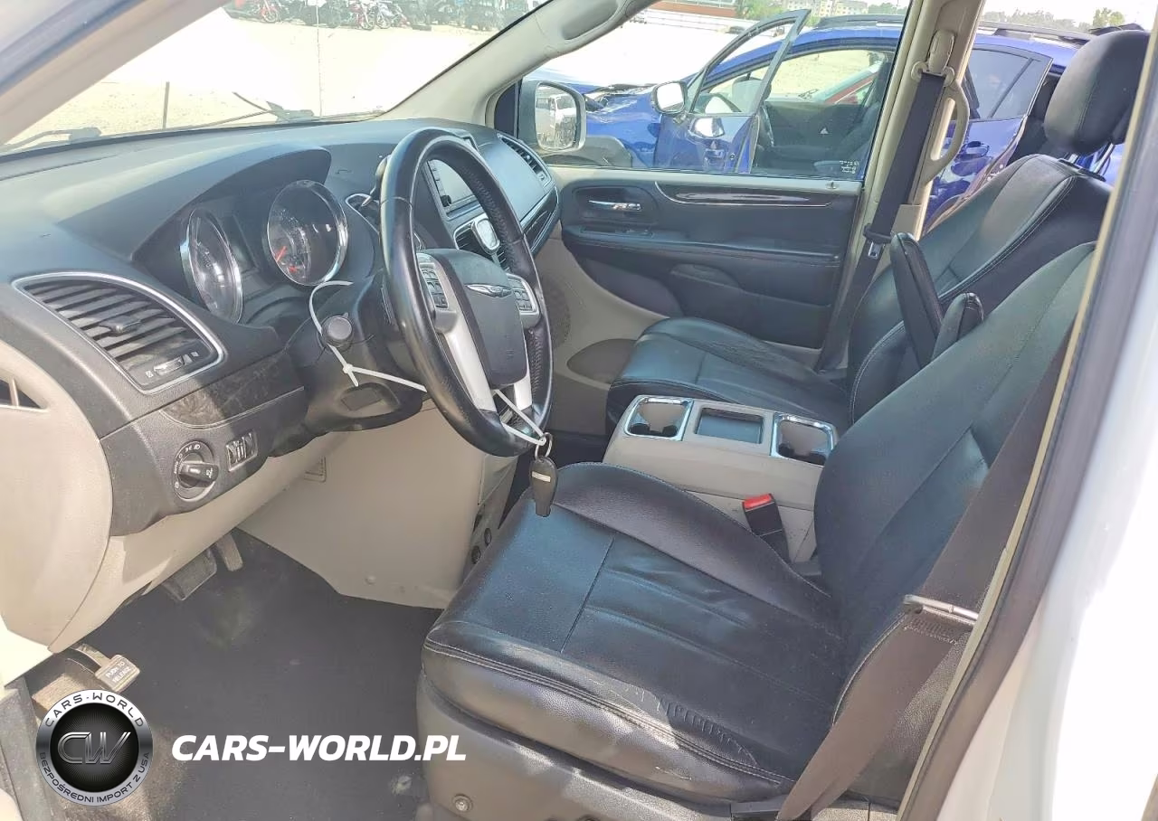 CHRYSLER TOWN & COU VIN:2C4RC1BG9FR577378 - 7