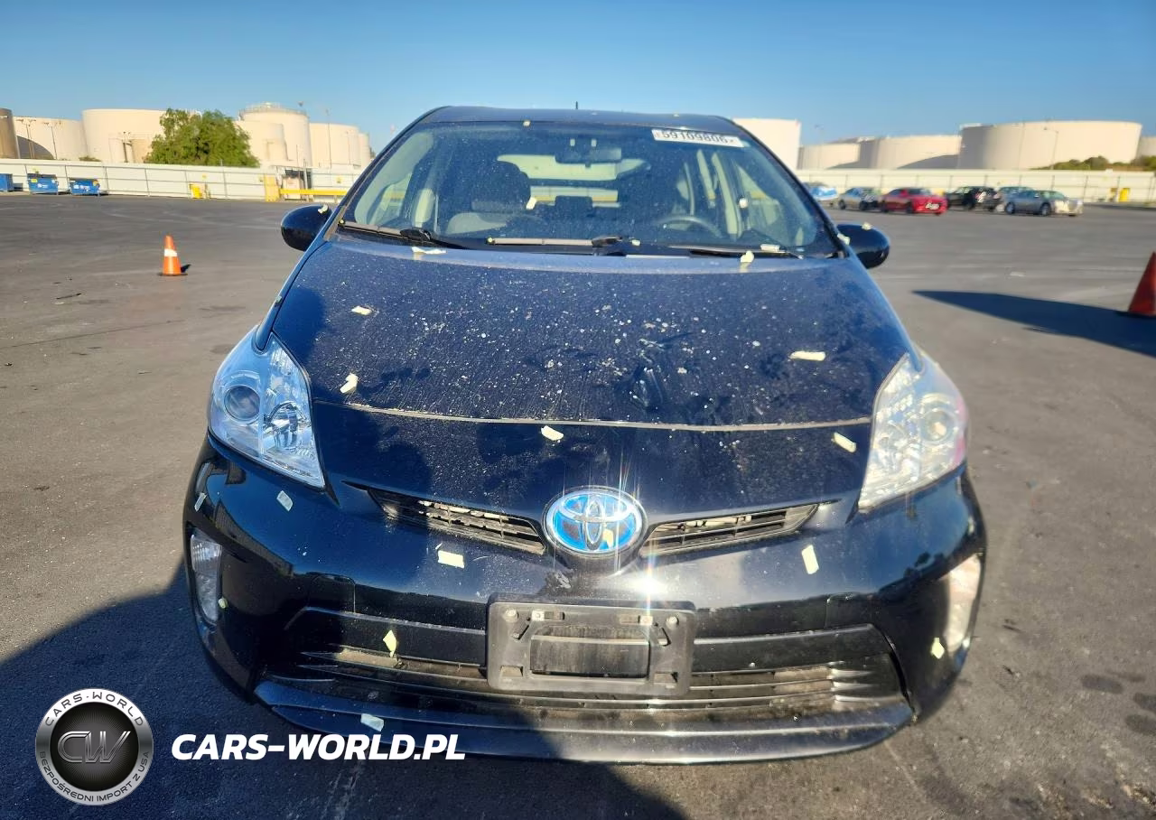2015 Toyota Prius Two VIN:JTDKN3DU2F0467924 - 5