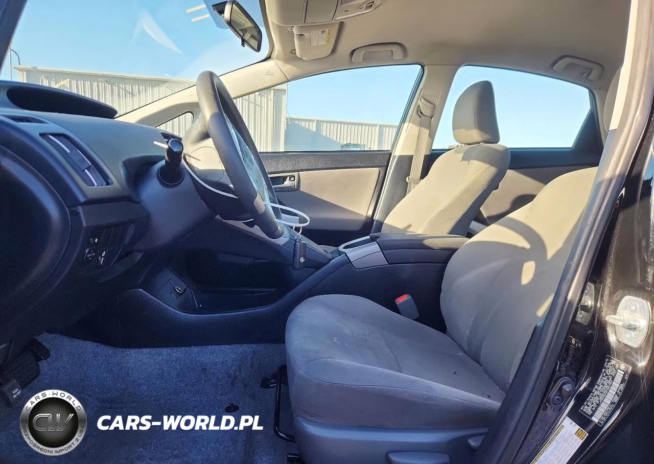 2015 Toyota Prius Two VIN:JTDKN3DU2F0467924 - 7