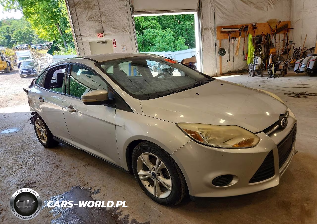 2014 Ford Focus Se VIN:1FADP3F26EL327201 - 4