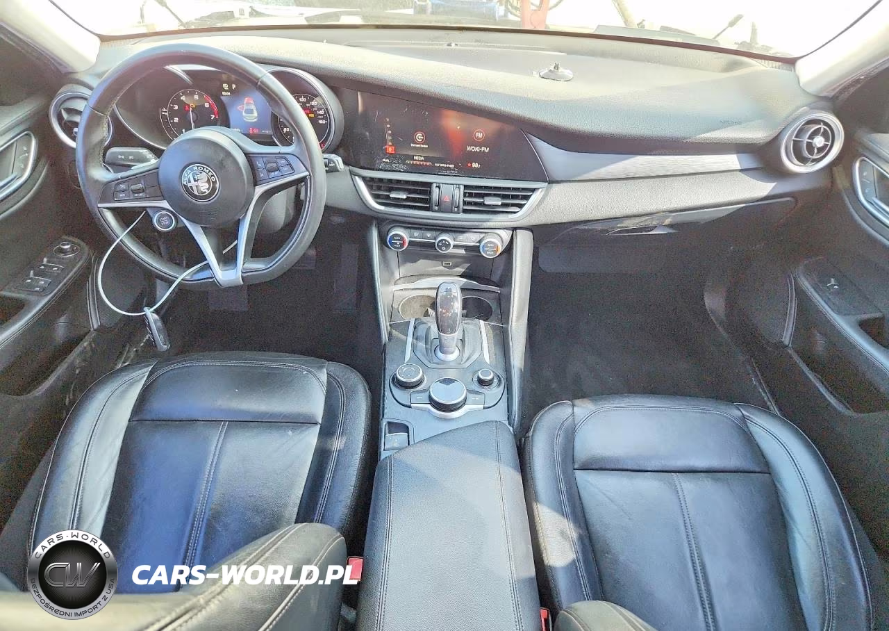 2017 Alfa Romeo Giulia VIN:ZARFAEBN6H7553984 - 8