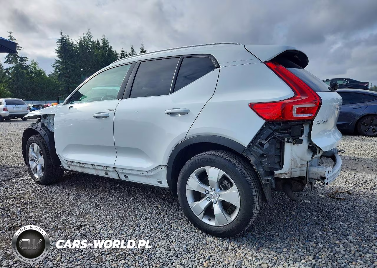 2021 Volvo Xc40 T4 Momentum VIN:YV4AC2HK2M2394833 - 2
