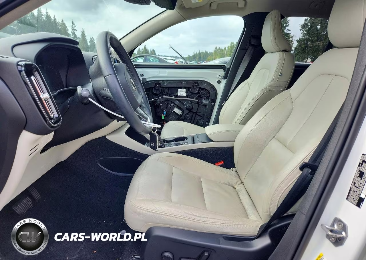 2021 Volvo Xc40 T4 Momentum VIN:YV4AC2HK2M2394833 - 7