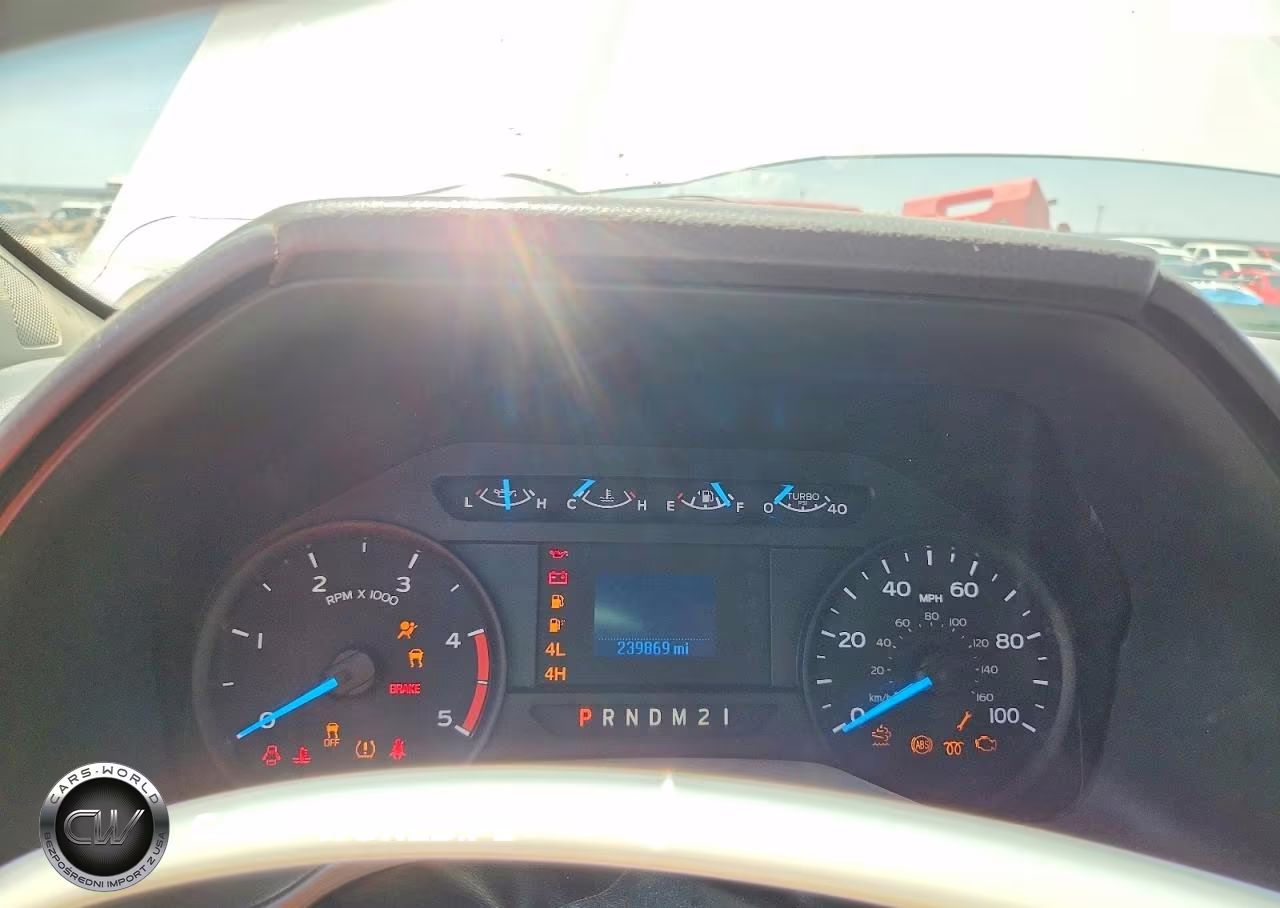 2019 Ford F350 Super Duty VIN:1FD8W3HT9KED42467 - 9