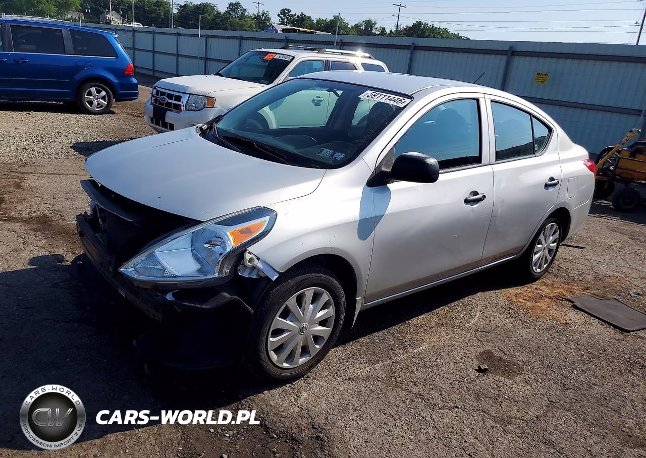 2015 Nissan Versa 1.6 S – zdjęcie 1 z 13