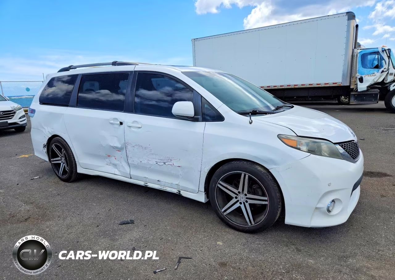2012 Toyota Sienna Sport VIN:5TDXK3DC0CS208721 - 4