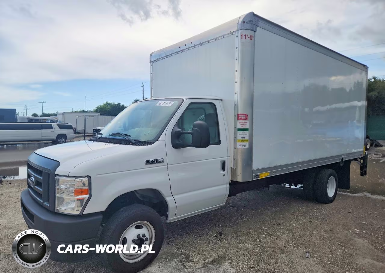 2024 Ford E450 Box Truck